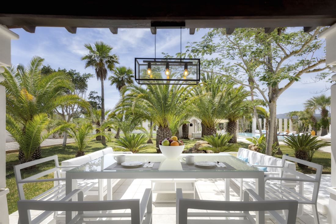 In vendita una bellissima villa a Cala Jondal a Ibiza