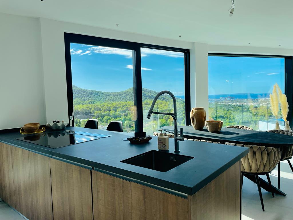Villa moderna di alta qualità a Can Furnet con vista panoramica mozzafiato
