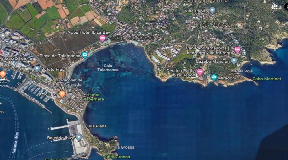 Terreno con progetto e licenza nella migliore posizione in prima linea a Ibiza con accesso