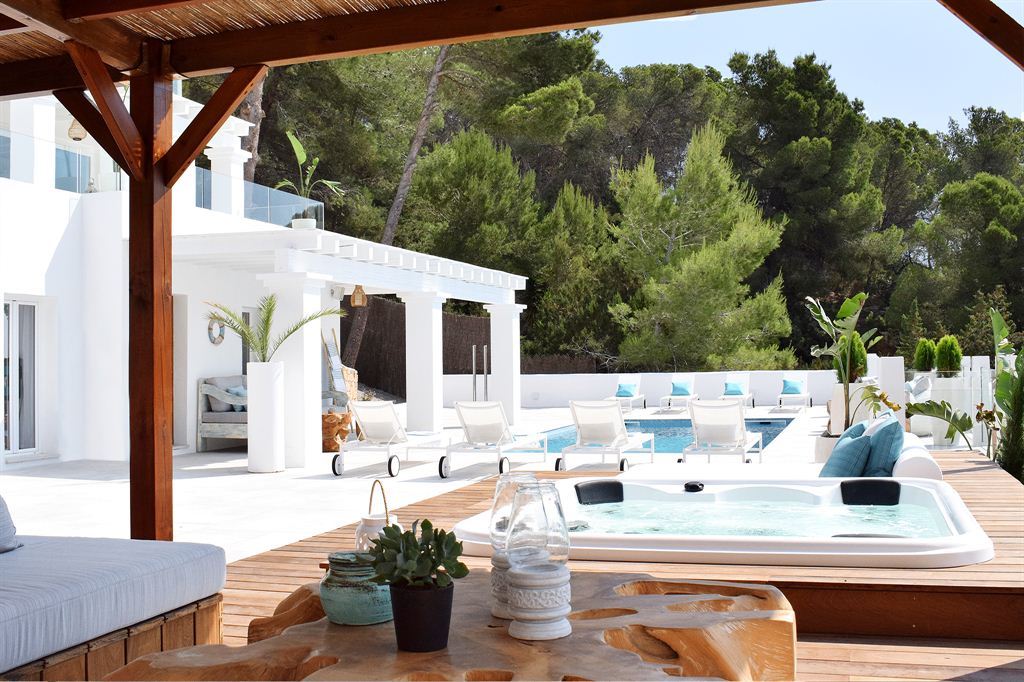 Bella proprietà in una zona privata sulla collina di ES Cubells - Ibiza in vendita