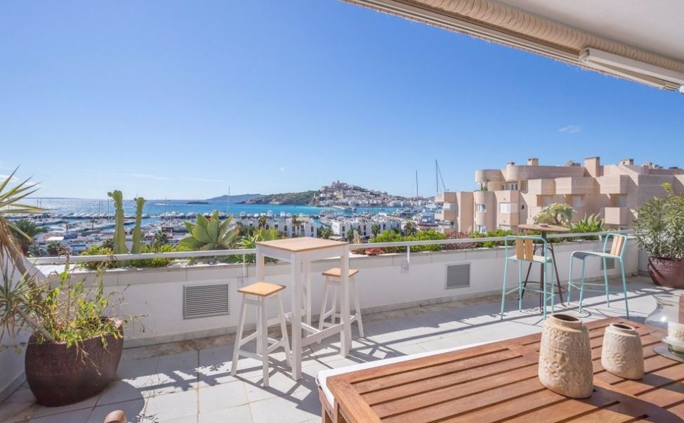 Esclusivo attico duplex in posizione privilegiata a Ibiza