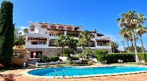 Incredibile villa con vista mare a Portinatx in vendita