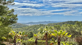 Bellissima casa in vendita con splendida vista sul mare e assoluta tranquillità